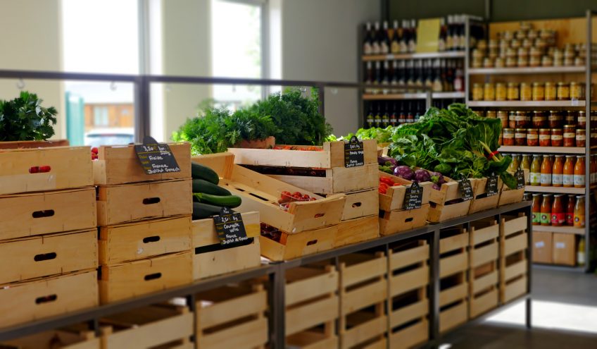 Un magasin de producteurs dans une école